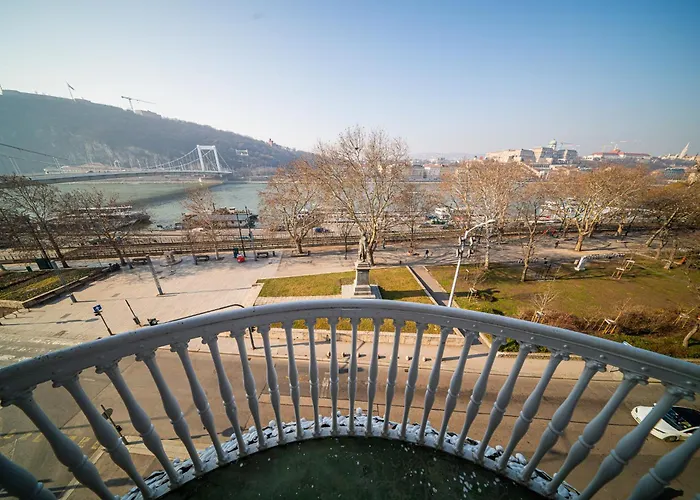 Budapest Grand Danube Suite